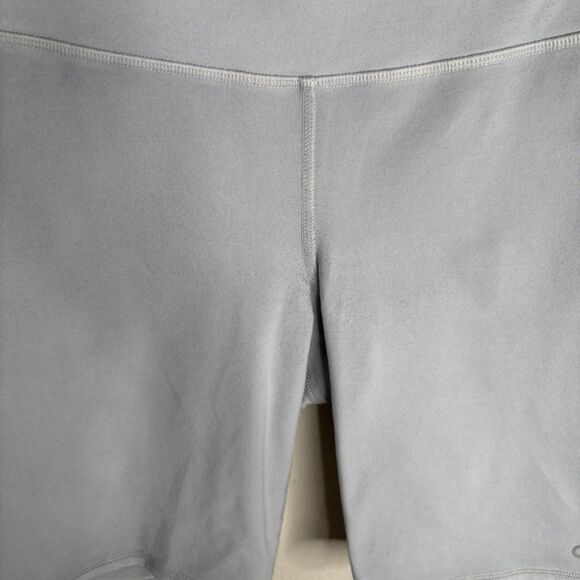 Alo Yoga Workout Set - Picture 5 of 13